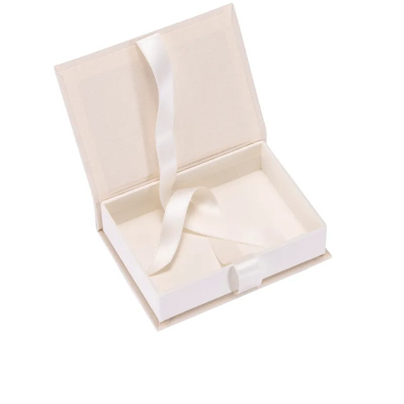 Miniboks med sløyfe Mini Ivory