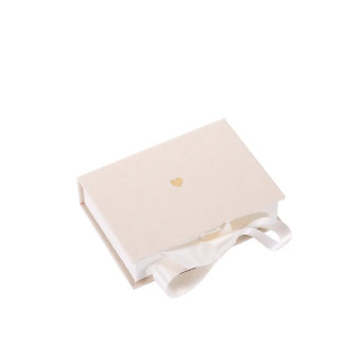 Miniboks Little Heart med sløyfe Mini Ivory