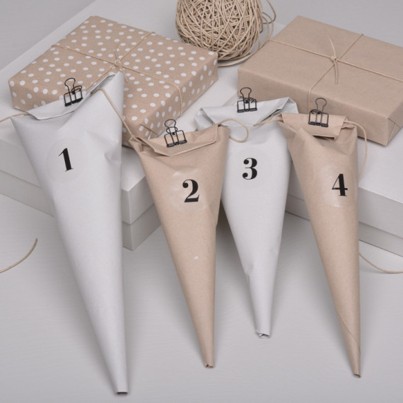 Klistremerker 1-24 Transparent med sorte tall